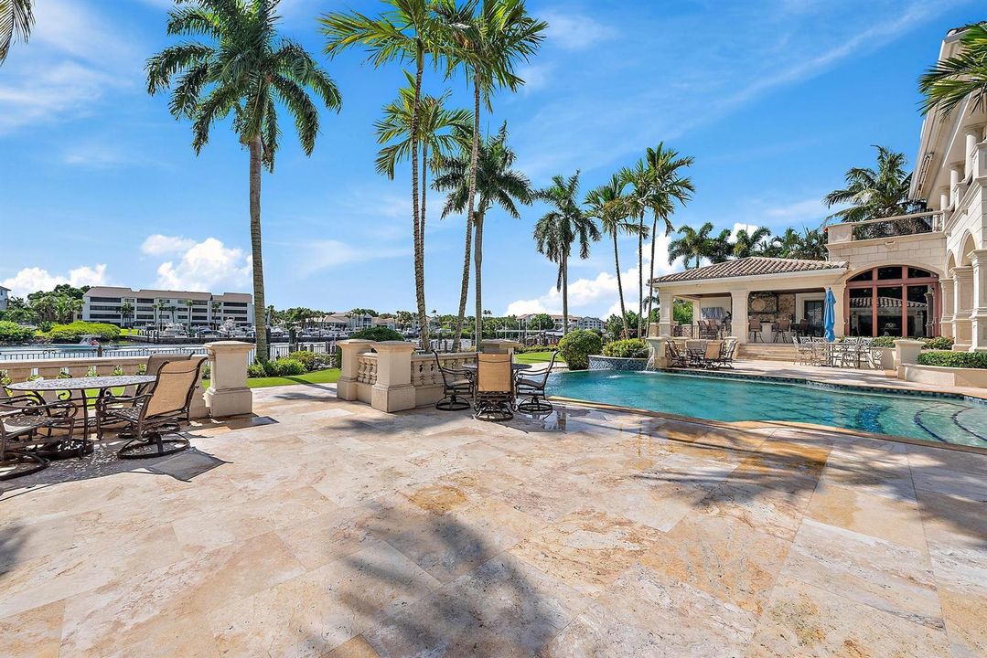 2330 Seven Oaks Ln-21
