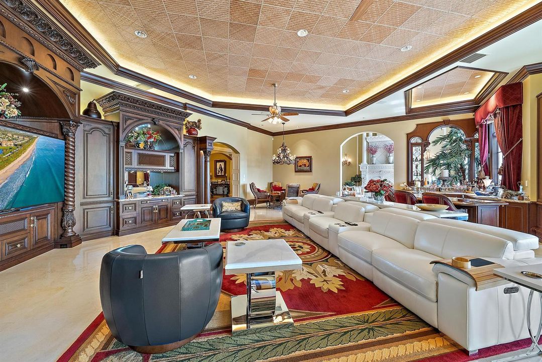 2330 Seven Oaks Ln-81