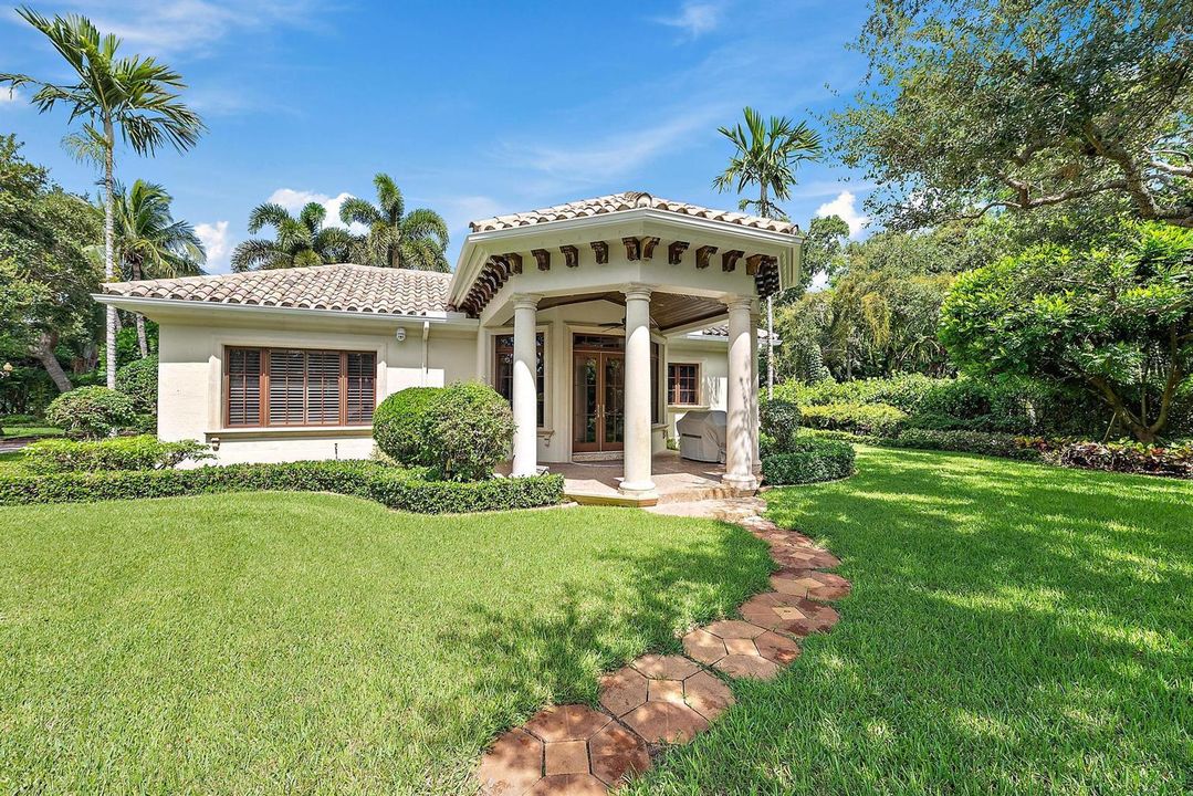 2330 Seven Oaks Ln-102