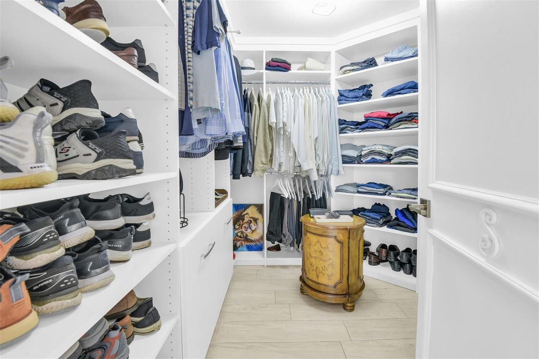 walk in closet