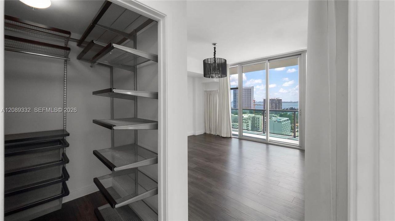 В аренду: $4,400 (2 спален, 2 ванн, 1263 Квадратных фут)