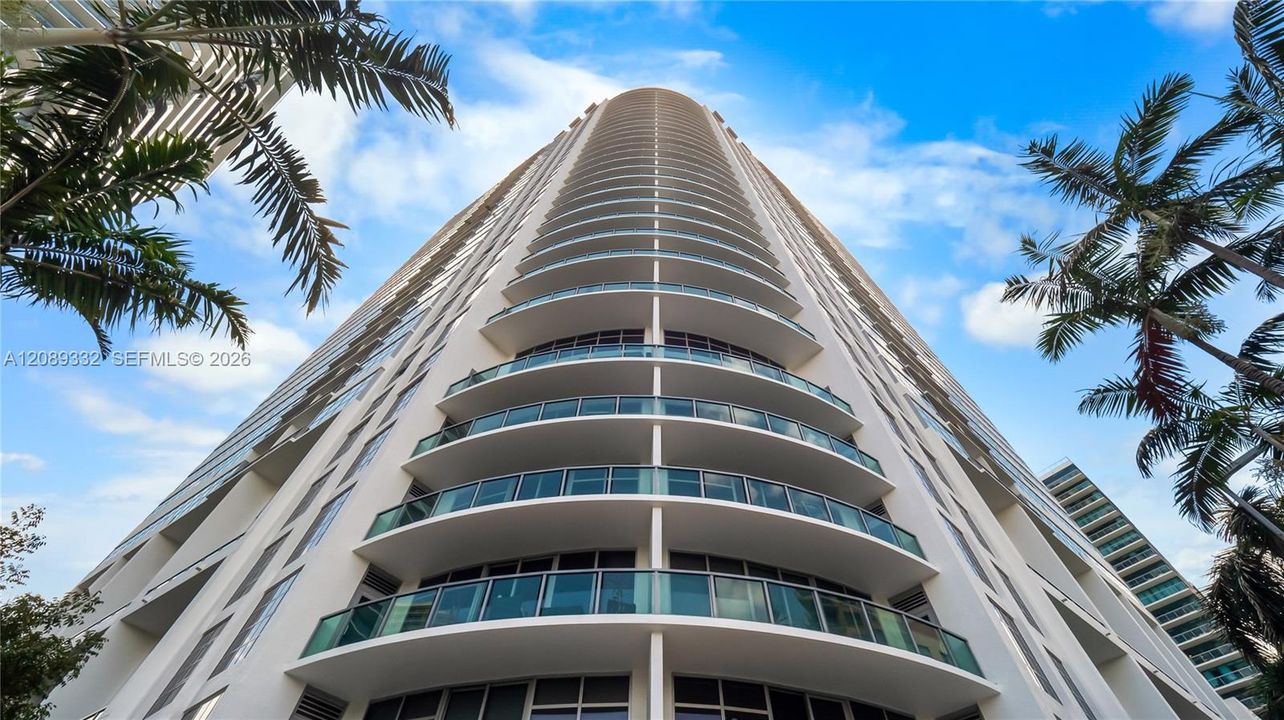 В аренду: $4,400 (2 спален, 2 ванн, 1263 Квадратных фут)