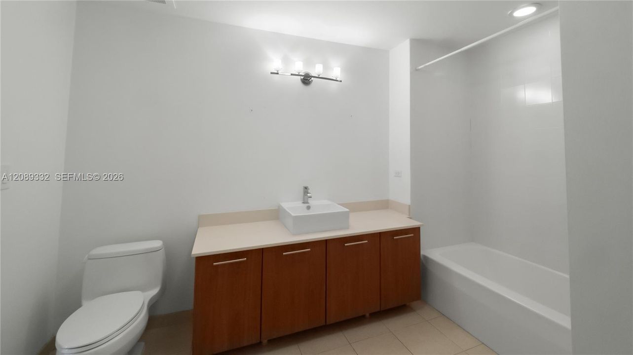 В аренду: $4,400 (2 спален, 2 ванн, 1263 Квадратных фут)