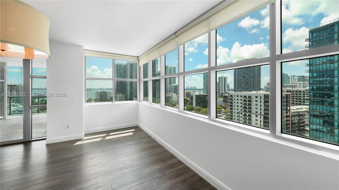 В аренду: $4,400 (2 спален, 2 ванн, 1263 Квадратных фут)