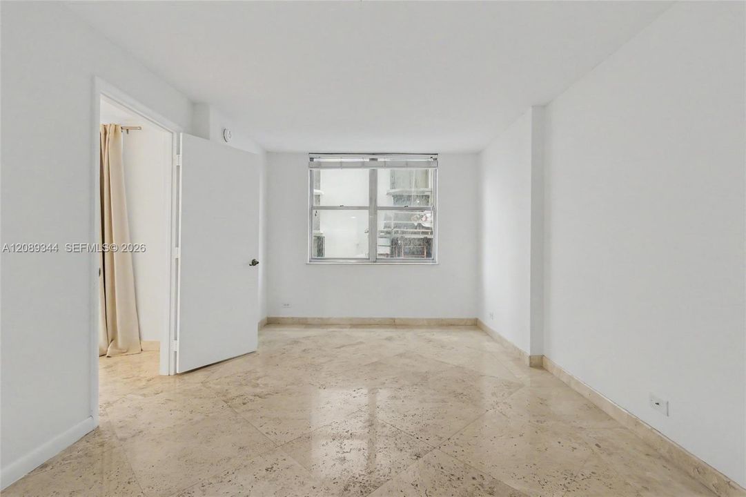 For Sale: $599,000 (2 beds, 2 baths, 1271 Square Feet)
