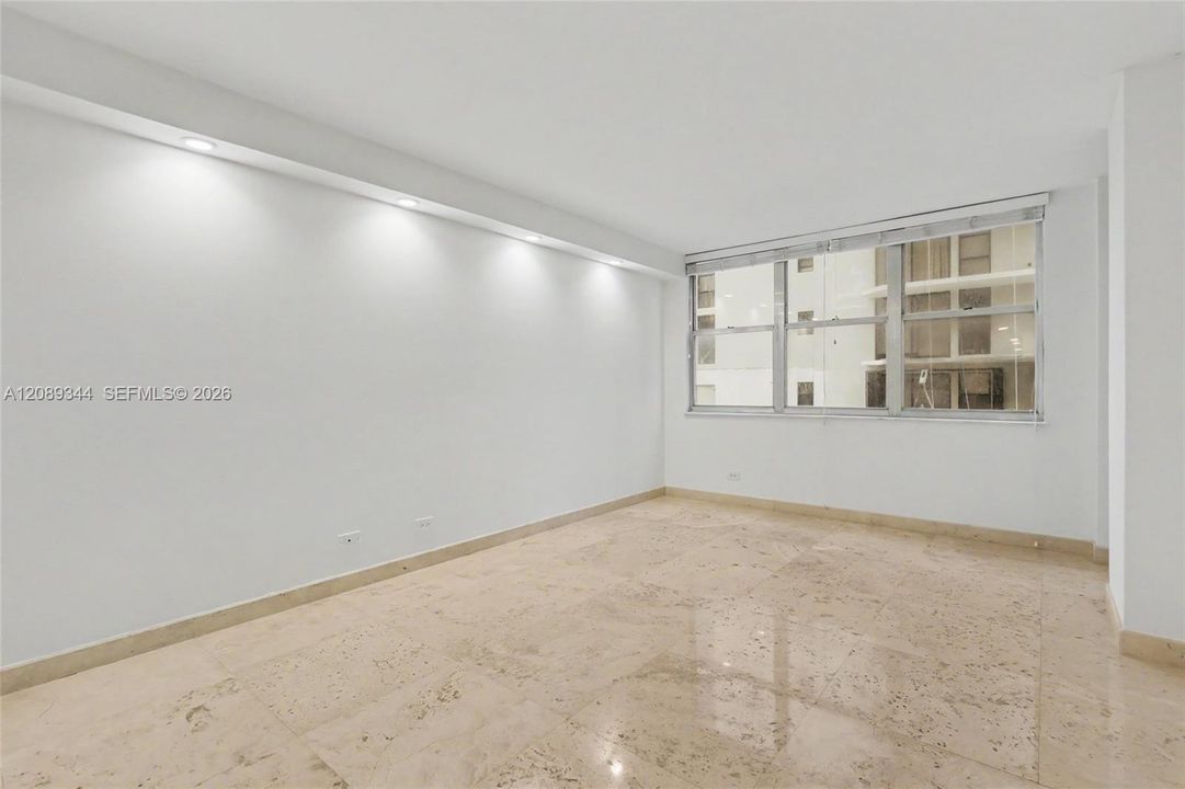For Sale: $599,000 (2 beds, 2 baths, 1271 Square Feet)