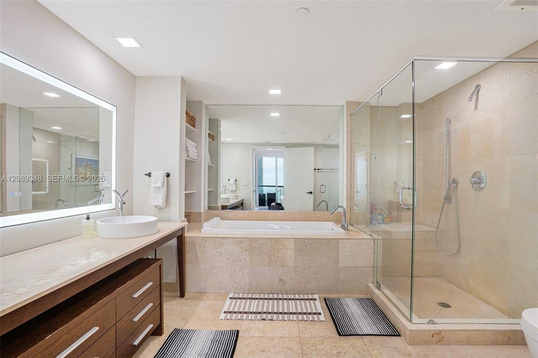En Venta: $1,249,000 (3 camas, 2 baños, 1450 Pies cuadrados)