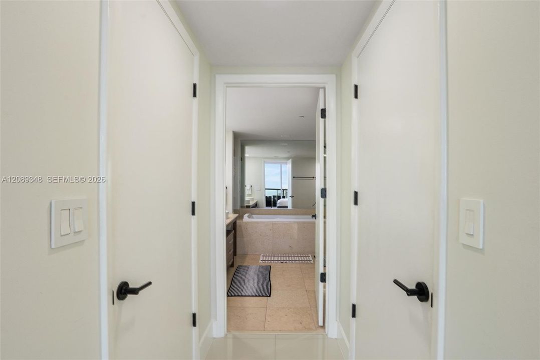 En Venta: $1,249,000 (3 camas, 2 baños, 1450 Pies cuadrados)