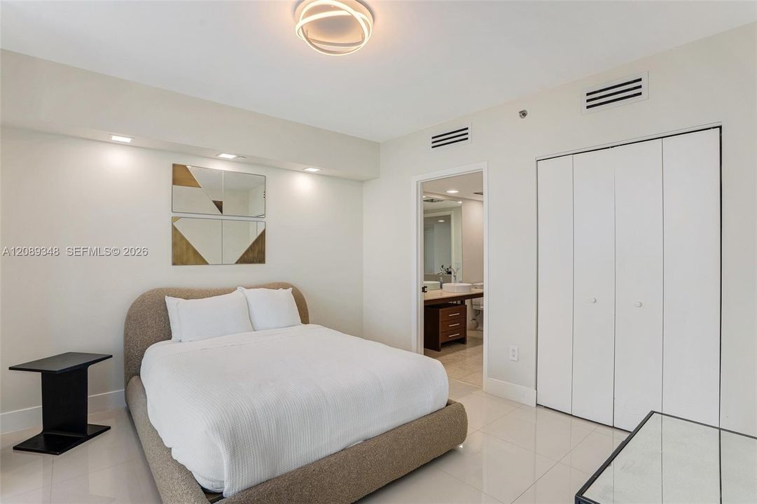 En Venta: $1,249,000 (3 camas, 2 baños, 1450 Pies cuadrados)
