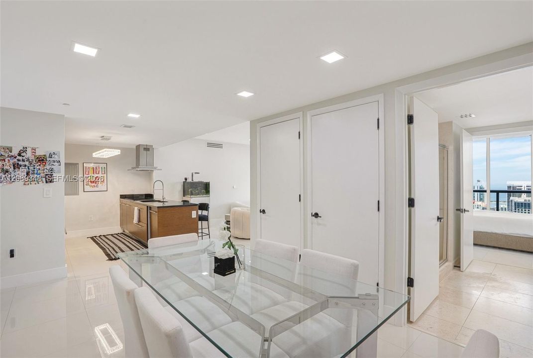 En Venta: $1,249,000 (3 camas, 2 baños, 1450 Pies cuadrados)