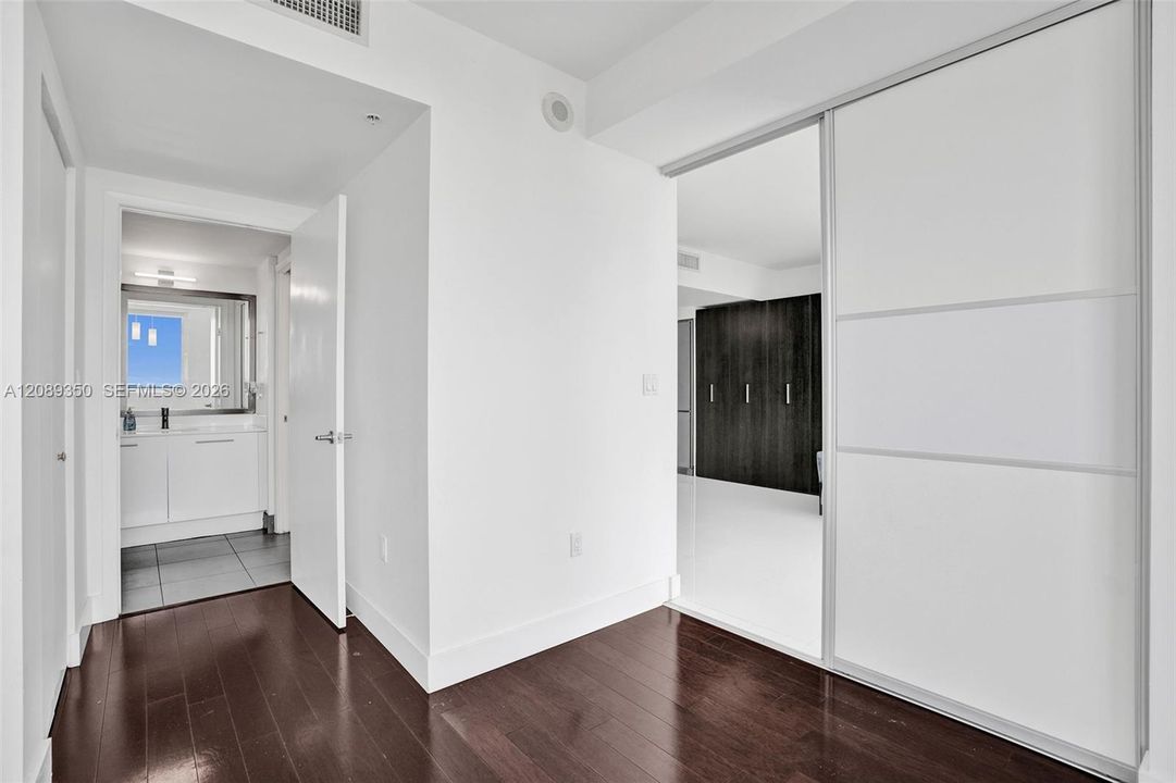 For Rent: $2,675 (1 beds, 1 baths, 764 Square Feet)