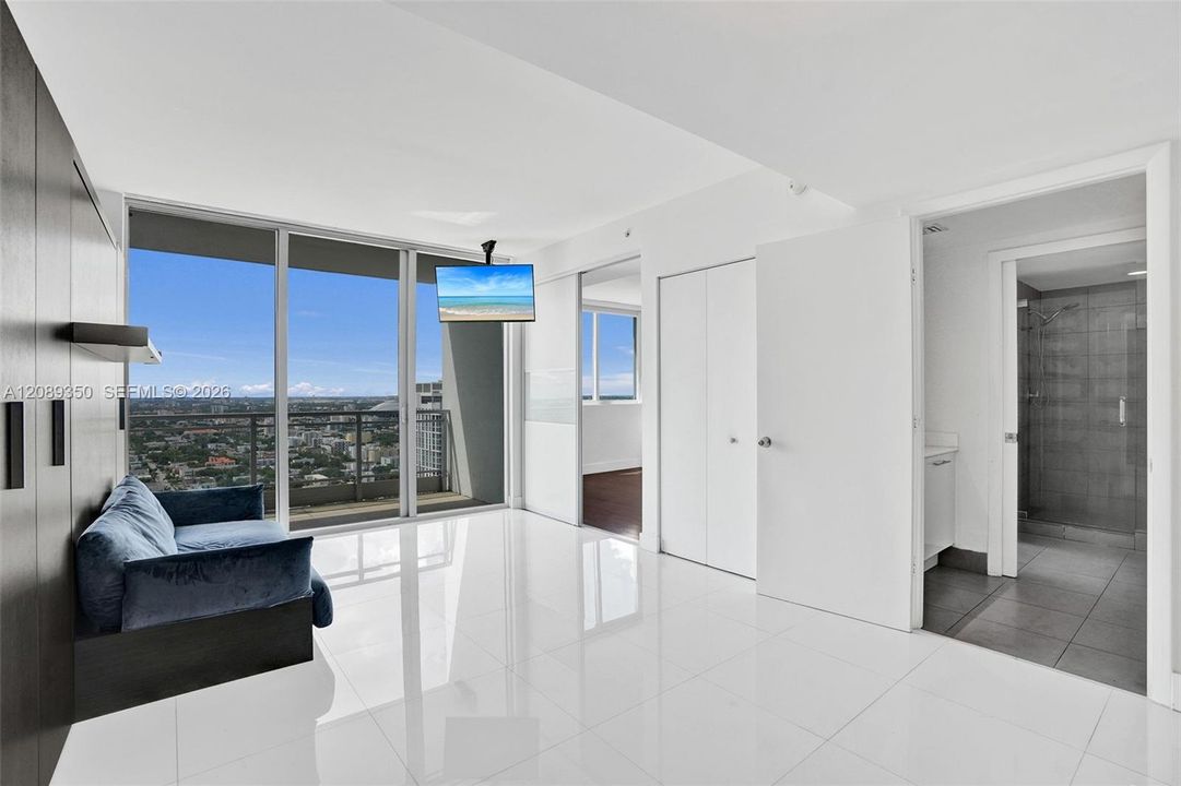 For Rent: $2,675 (1 beds, 1 baths, 764 Square Feet)