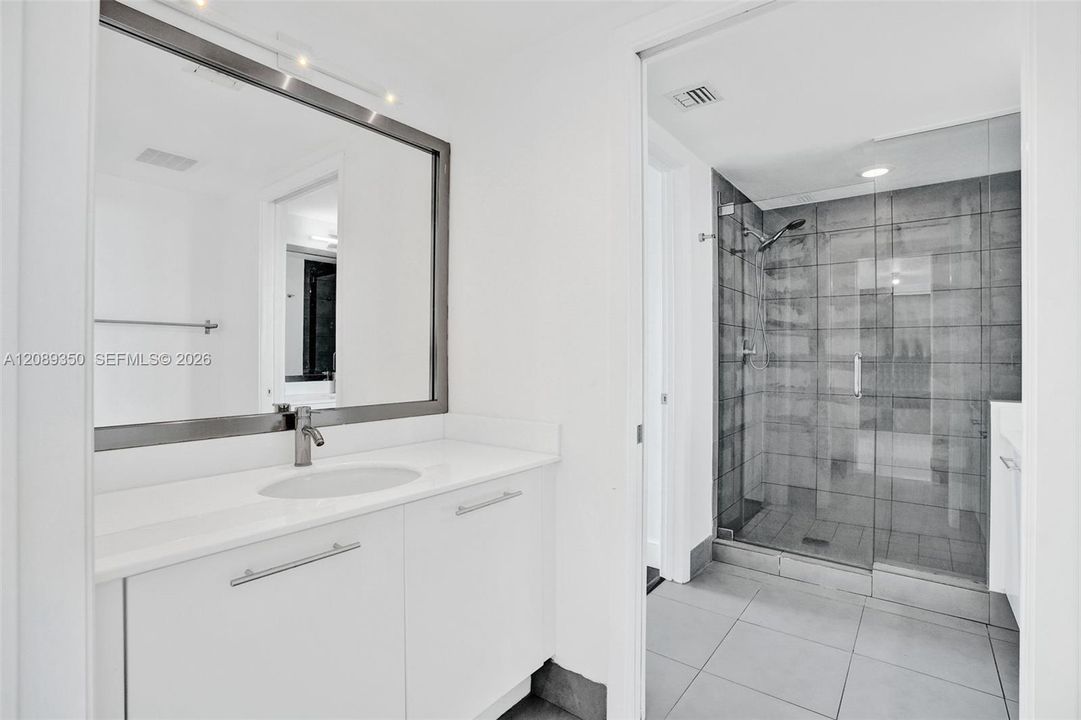 For Rent: $2,675 (1 beds, 1 baths, 764 Square Feet)