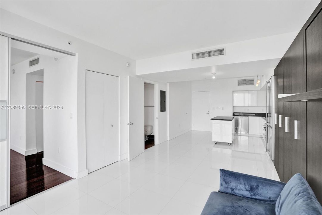 For Rent: $2,675 (1 beds, 1 baths, 764 Square Feet)