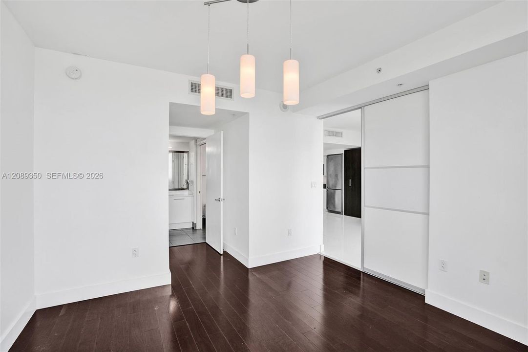 For Rent: $2,675 (1 beds, 1 baths, 764 Square Feet)