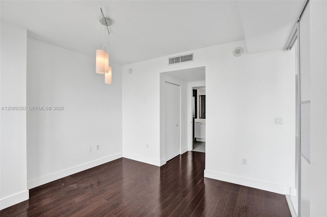 For Rent: $2,675 (1 beds, 1 baths, 764 Square Feet)
