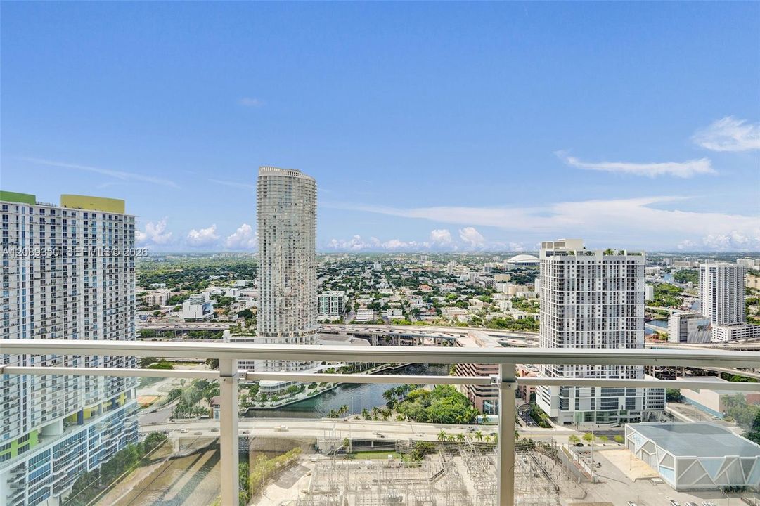 For Rent: $2,675 (1 beds, 1 baths, 764 Square Feet)