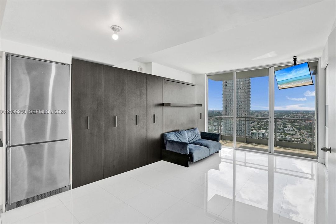 For Rent: $2,675 (1 beds, 1 baths, 764 Square Feet)