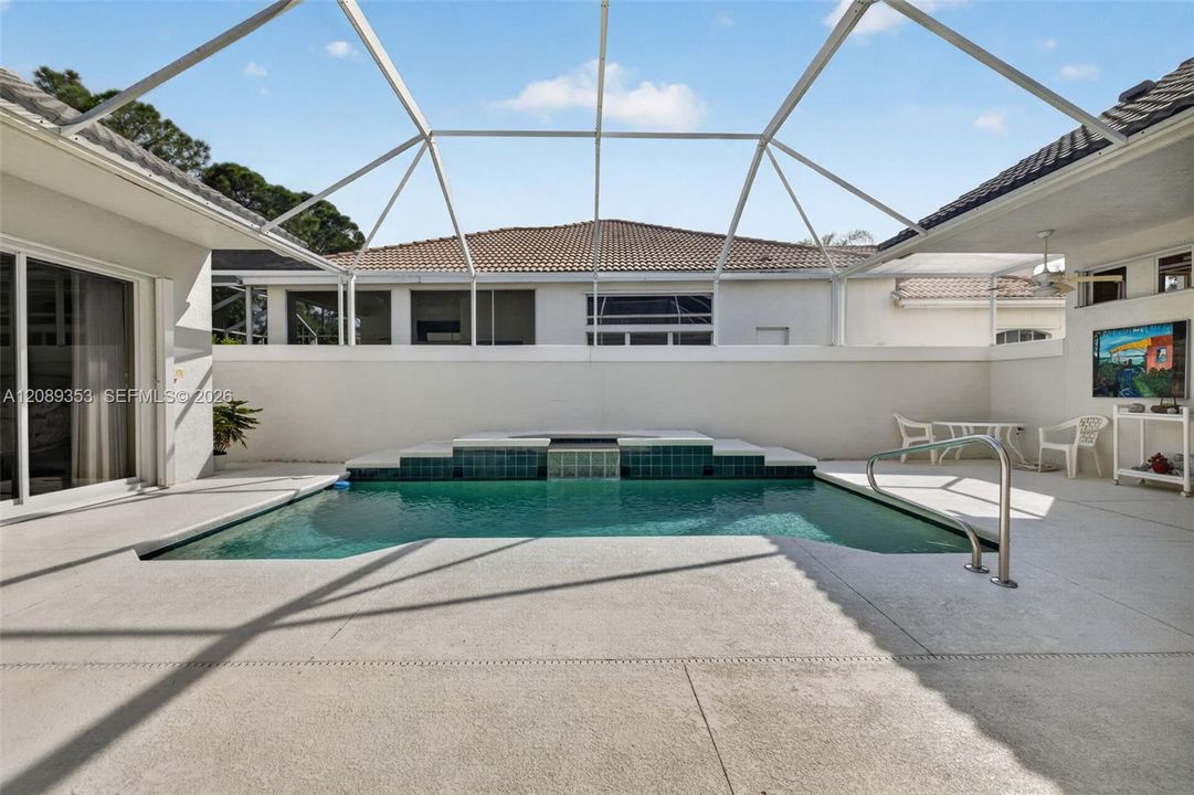 En Venta: $525,000 (4 camas, 3 baños, 2358 Pies cuadrados)