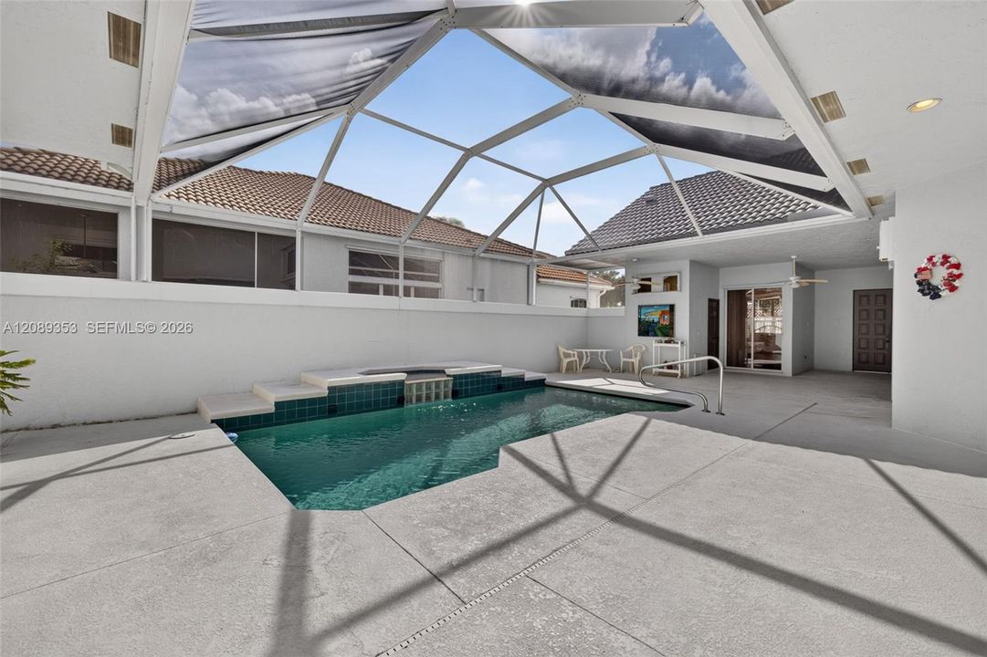 En Venta: $525,000 (4 camas, 3 baños, 2358 Pies cuadrados)