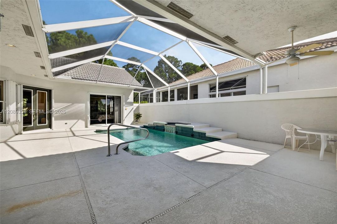 En Venta: $525,000 (4 camas, 3 baños, 2358 Pies cuadrados)