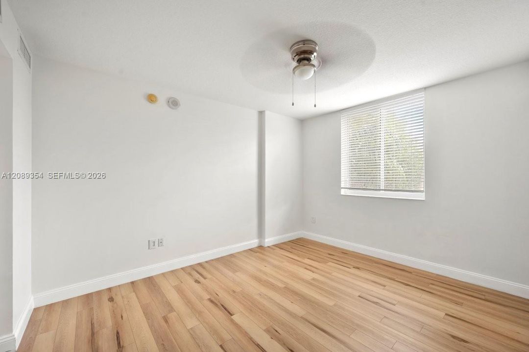 For Rent: $2,300 (1 beds, 1 baths, 789 Square Feet)