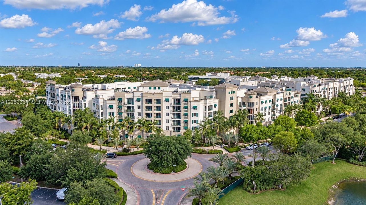 For Rent: $2,300 (1 beds, 1 baths, 789 Square Feet)