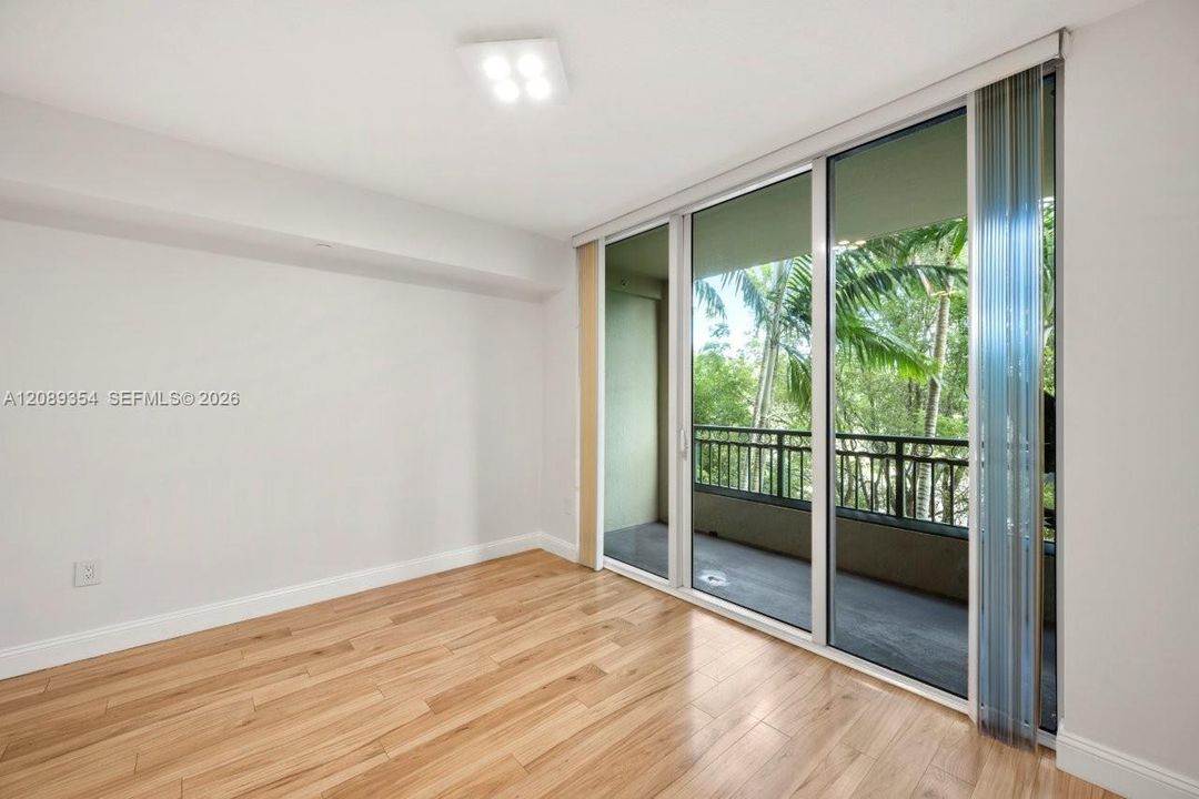 For Rent: $2,300 (1 beds, 1 baths, 789 Square Feet)