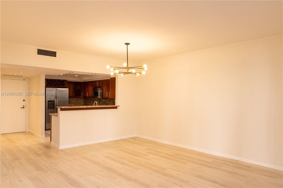 В аренду: $3,200 (1 спален, 1 ванн, 836 Квадратных фут)
