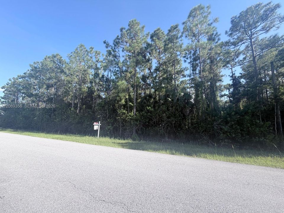 待售: $34,900 (0.49 acres)