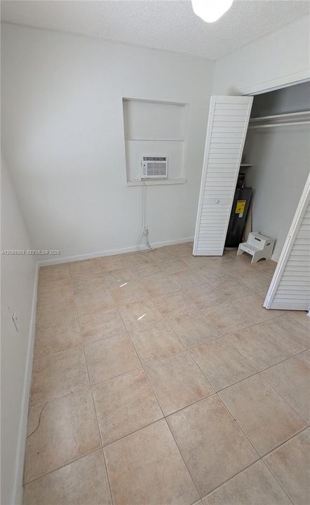 В аренду: $2,400 (2 спален, 1 ванн, 806 Квадратных фут)
