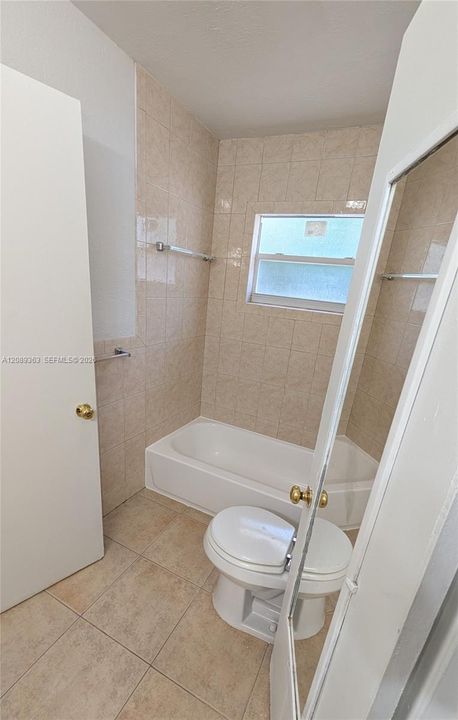 В аренду: $2,400 (2 спален, 1 ванн, 806 Квадратных фут)