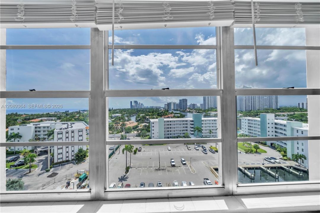 For Sale: $399,000 (2 beds, 2 baths, 1145 Square Feet)