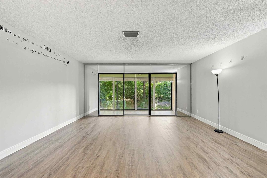 08_living room