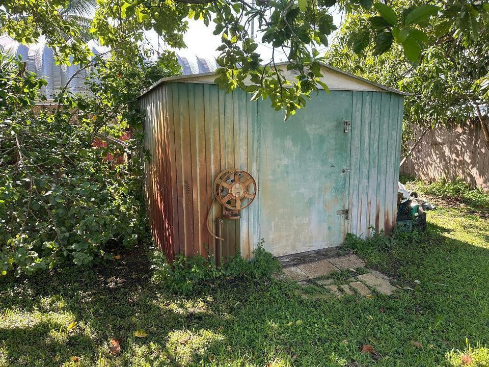 shed