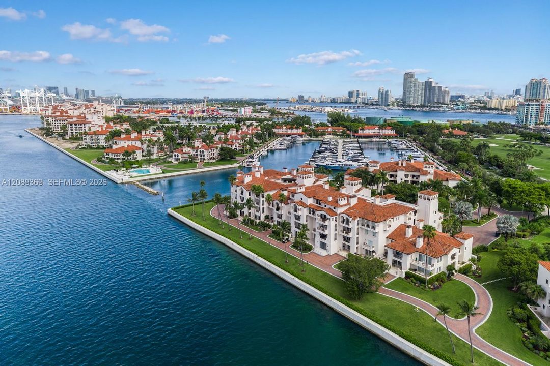 На продажу: $5,500,000 (3 спален, 3 ванн, 2234 Квадратных фут)