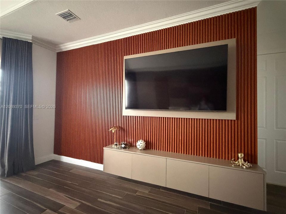 Activo con contrato: $9,500 (5 camas, 4 baños, 4227 Pies cuadrados)