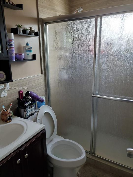 For Rent: $2,100 (2 beds, 1 baths, 3030 Square Feet)