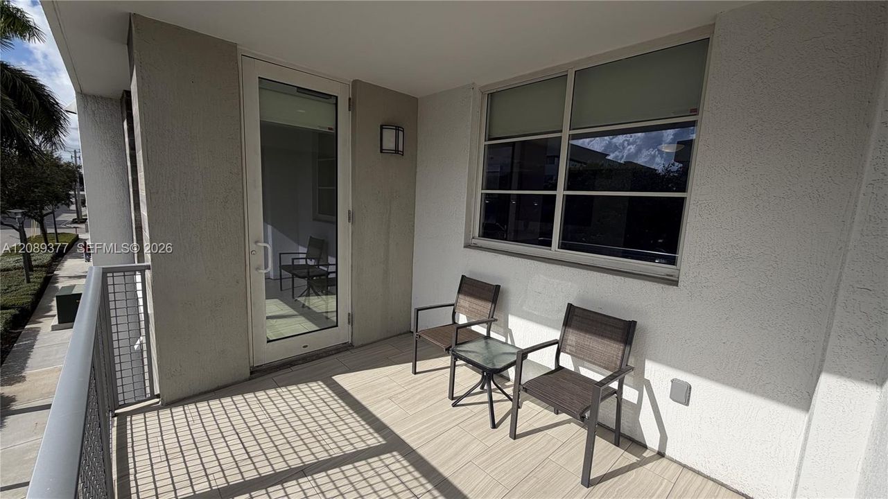 For Rent: $2,775 (2 beds, 2 baths, 1276 Square Feet)