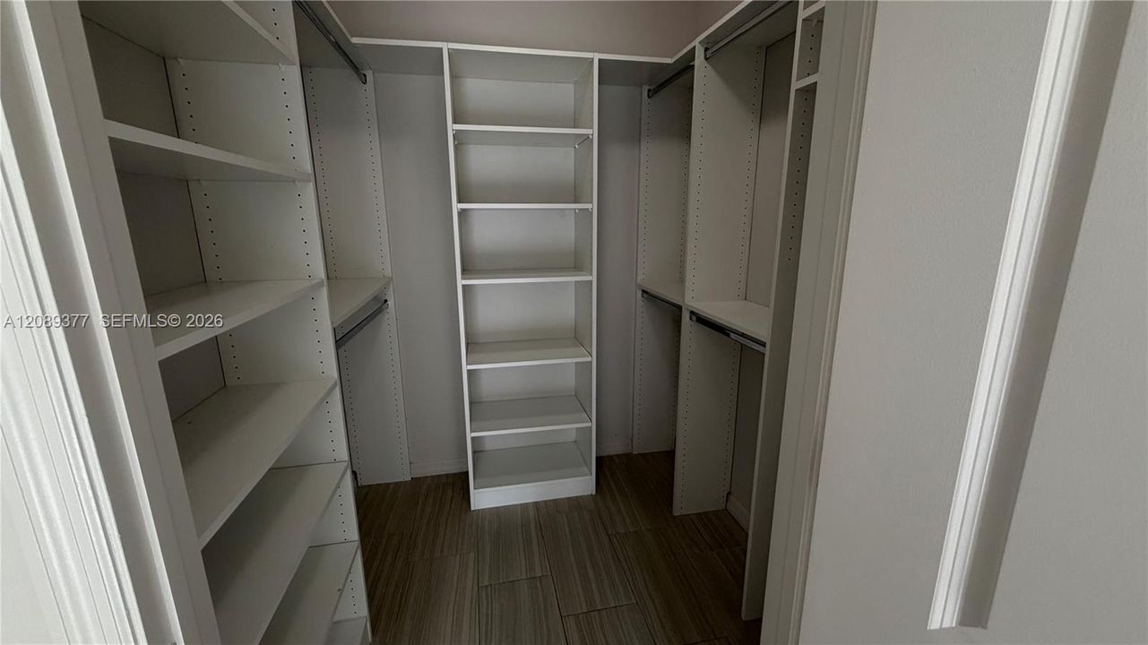 For Rent: $2,775 (2 beds, 2 baths, 1276 Square Feet)
