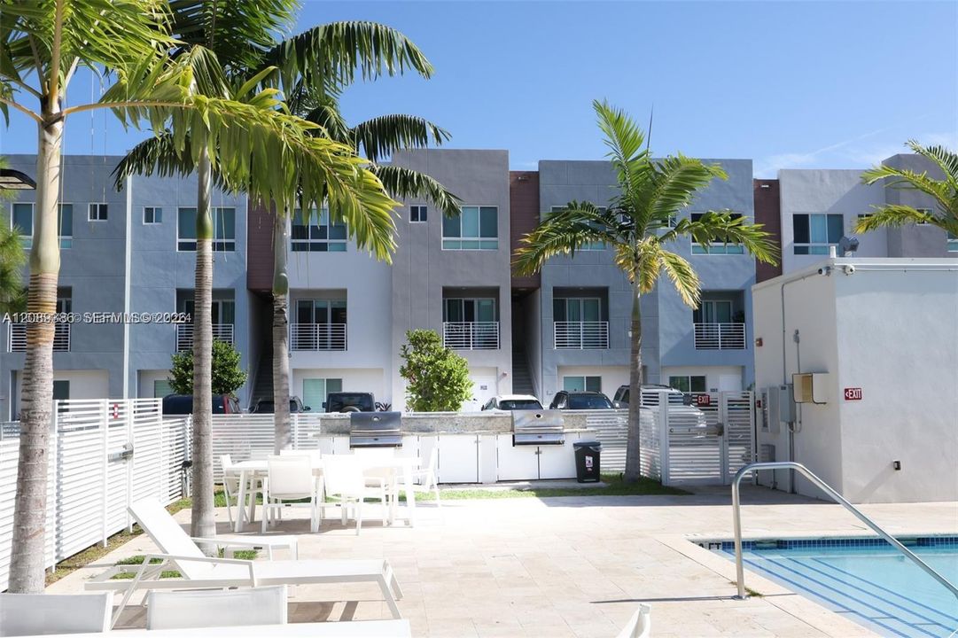 En Venta: $459,000 (2 camas, 2 baños, 1392 Pies cuadrados)