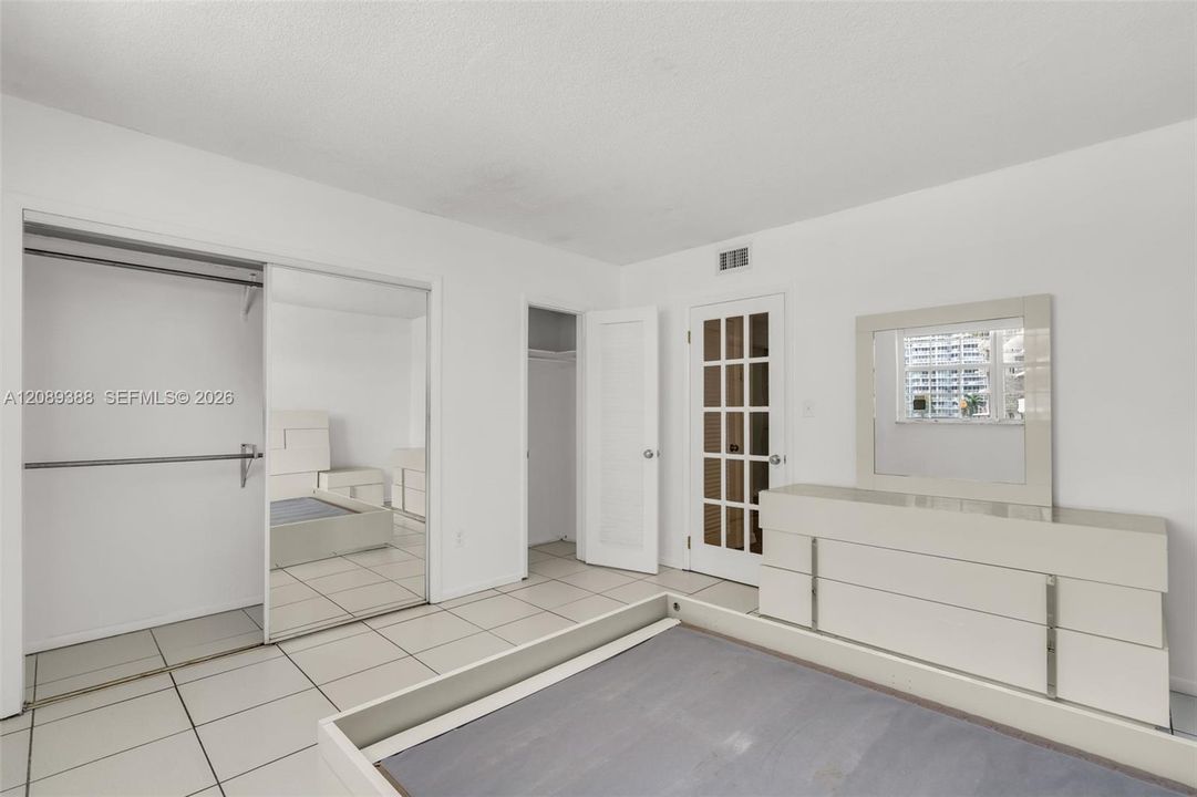 For Rent: $1,750 (1 beds, 1 baths, 695 Square Feet)