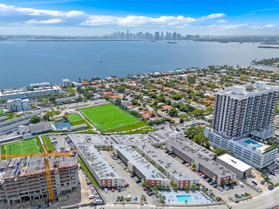 For Rent: $1,750 (1 beds, 1 baths, 695 Square Feet)