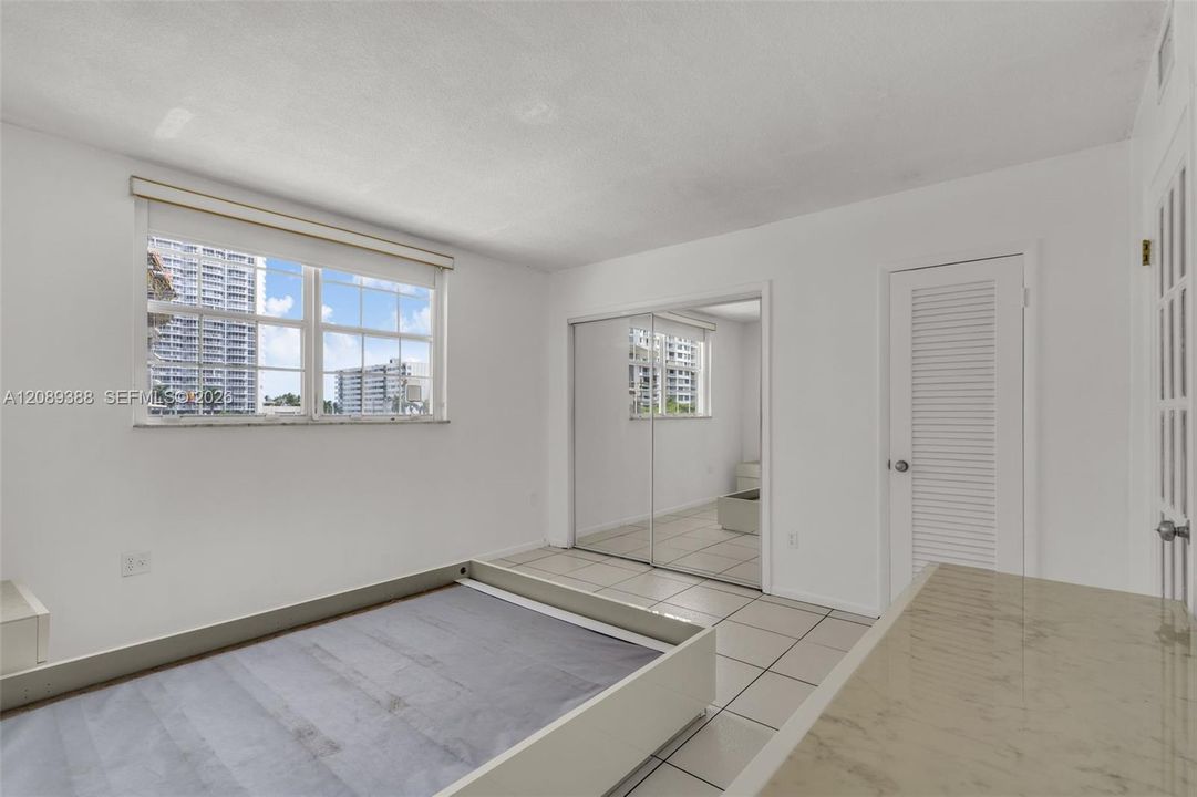 For Rent: $1,750 (1 beds, 1 baths, 695 Square Feet)