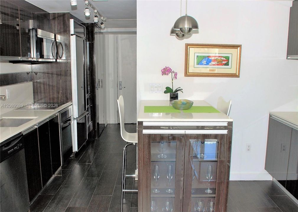 En Renta: $2,450 (0 camas, 1 baños, 567 Pies cuadrados)