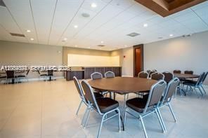 En Venta: $430,000 (2 camas, 2 baños, 996 Pies cuadrados)