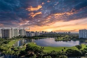 En Venta: $430,000 (2 camas, 2 baños, 996 Pies cuadrados)