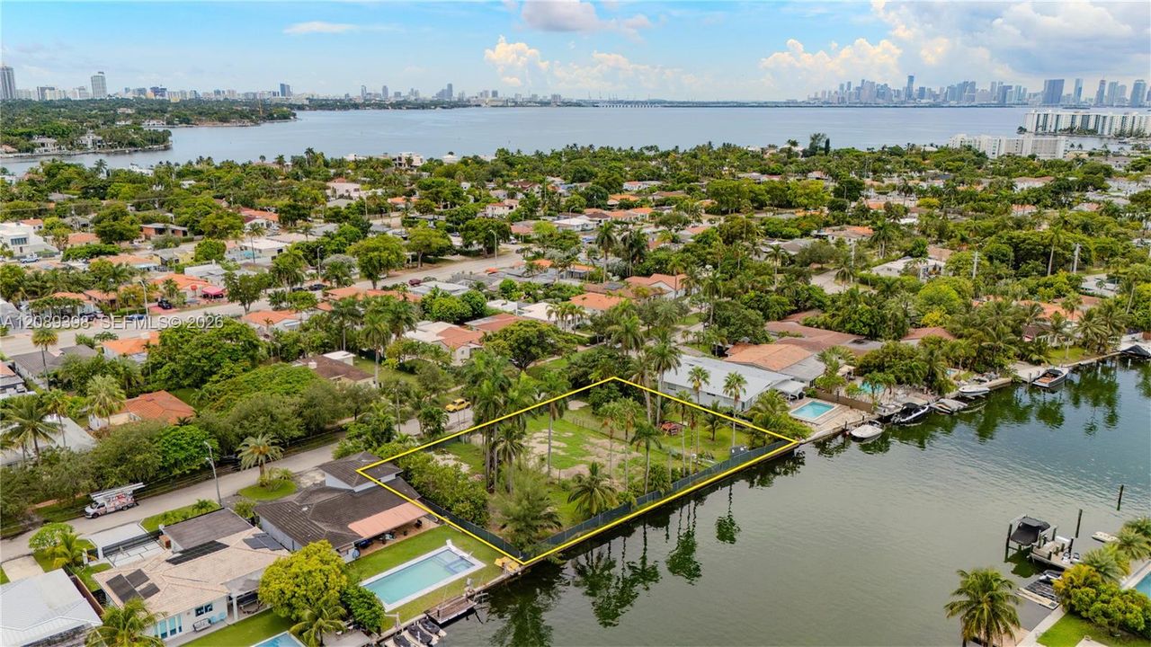For Sale: $7,200,000 (0.55 acres)