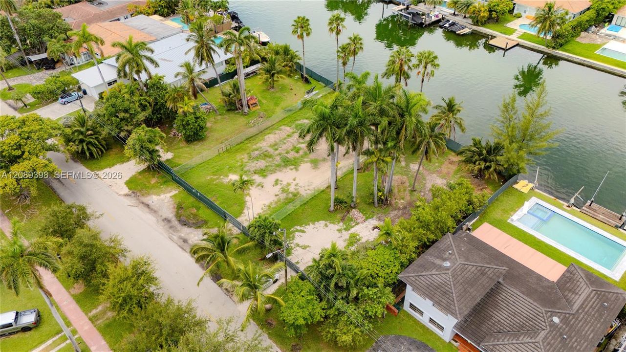 For Sale: $7,200,000 (0.55 acres)