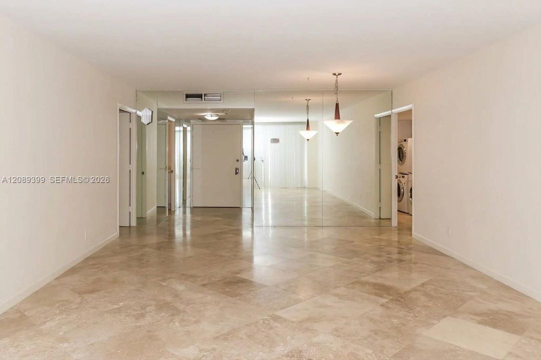 For Sale: $675,000 (1 beds, 1 baths, 1109 Square Feet)